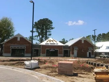 Retail center photo 4